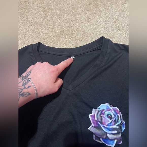 Medium “Never Give Up” Tee - Picture 5 of 8